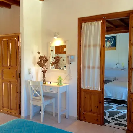 Manos * Платис Ялос